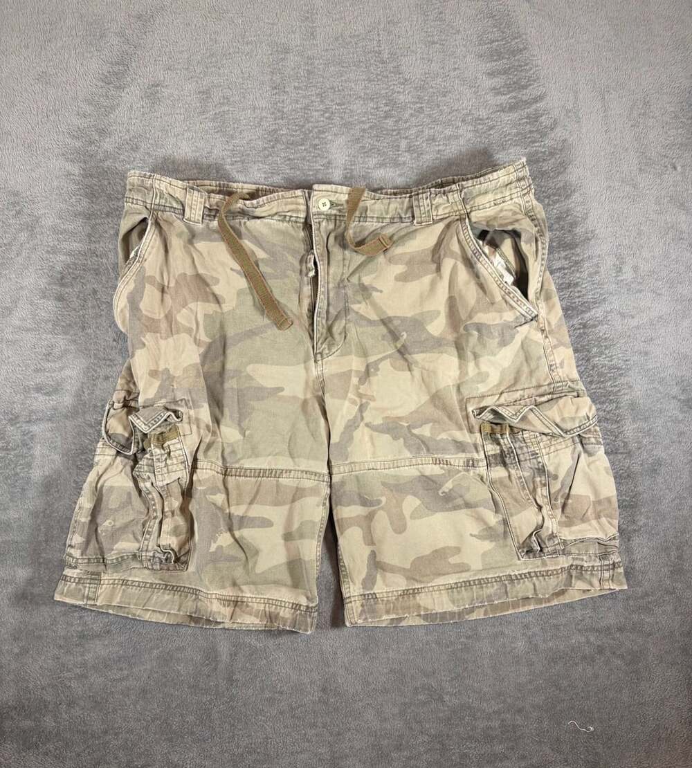 No Boundaries Cargo Shorts Size 42 Camo Green Cotton
